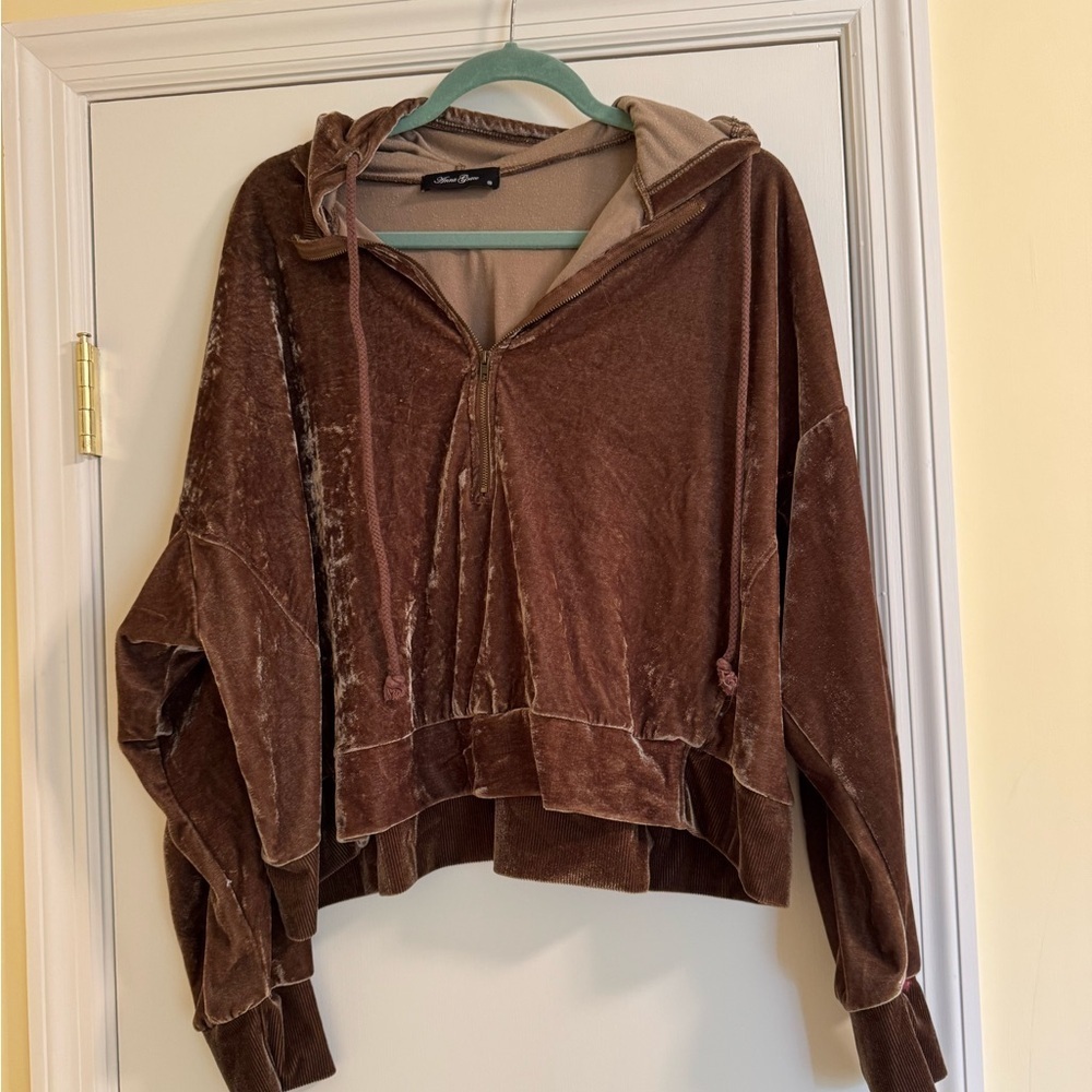 Anna Grace Velvet Women’s Zip-Up Jacket - Picture 2 of 4